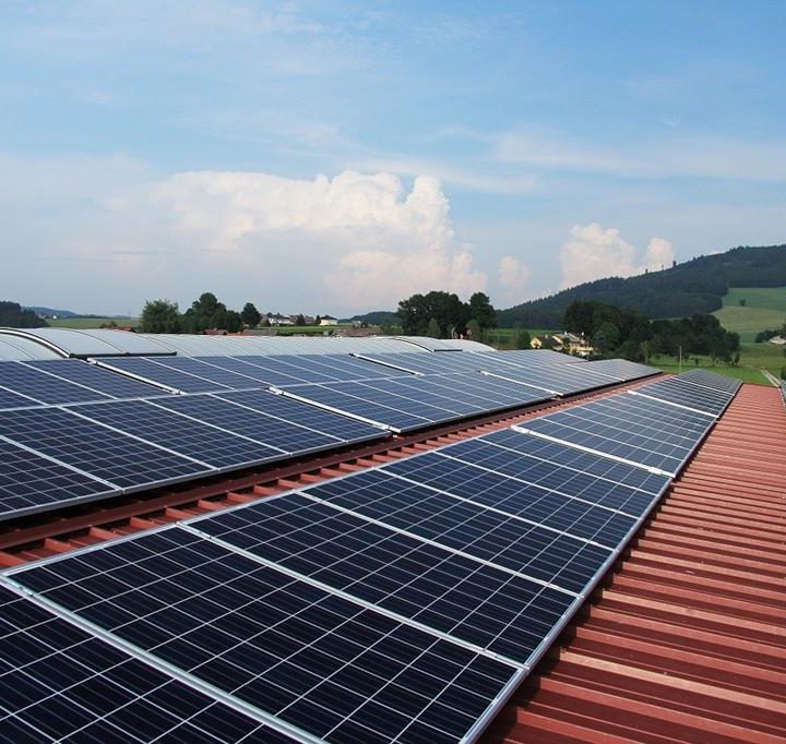 Dlaczego energia ze źródeł odnawialnych opłaca się również dla firm?