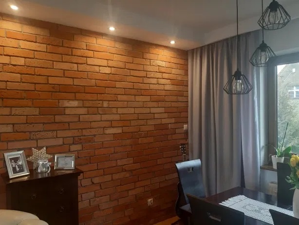 Modne płytki do kuchni: Jakie trendy zdominowały współczesne serca domów?